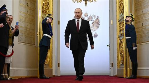 Putin-Kriisin 2022 Kiihtyminen Ja Sen Maailmanlaajuinen Vaikutus:analyysi Fyodor Lukjanovin Roolin Suhteessa Venäjän Ulkopolitiikkaan